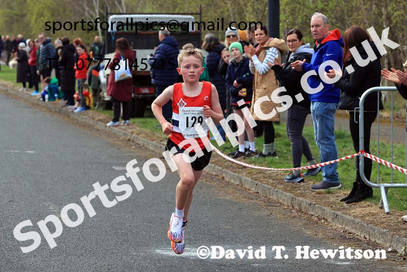 Boys and Girls under-13s, 2025 Elswick Harriers Good Friday Road Relays, Newburn, Newcastle upon Tyne. Photo: David T. Hewitson/Sports for All Pics